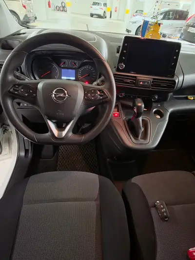 Opel Combo 2019 — Utilitaire diesel fiable, faible kilométrage et sans sinistre — Innenraum