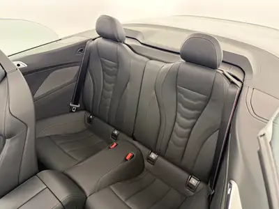 BMW 840i sDrive M Sport Pro — Cabriolet 2025, moteur 3.0L, première main avec garantie — détail