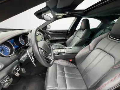 Maserati Ghibli 3.0 V6 S GranSport Q4 — Berline italienne 430 ch, série limitée Ribella 200ex — Miniatur 9
