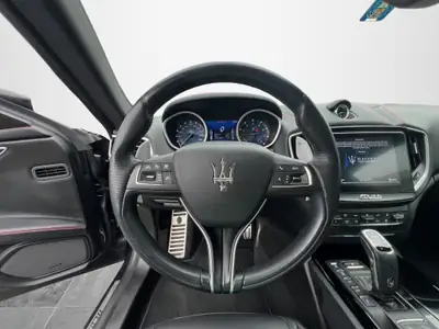 Maserati Ghibli 3.0 V6 S GranSport Q4 — Berline italienne 430 ch, série limitée Ribella 200ex — Miniatur 10