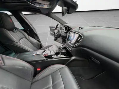 Maserati Ghibli 3.0 V6 S GranSport Q4 — Berline italienne 430 ch, série limitée Ribella 200ex — Miniatur 15
