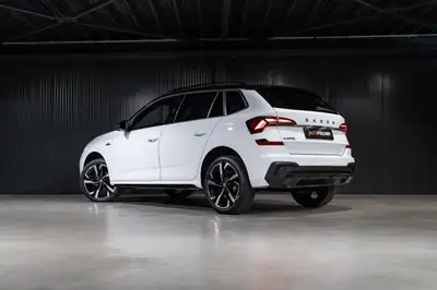Skoda Kamiq 1.5 TSI Monte Carlo — SUV compact dynamique, 16 900 km seulement — Seitenansicht