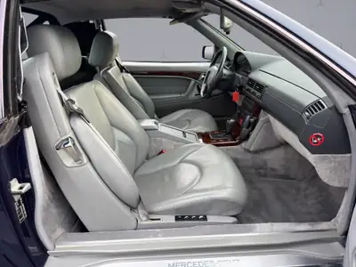 Mercedes-Benz SL 320 — Cabriolet sportif R129 au charme intemporel — Miniatura 11