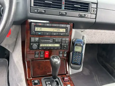Mercedes-Benz SL 320 — Cabriolet sportif R129 au charme intemporel — Miniatura 10