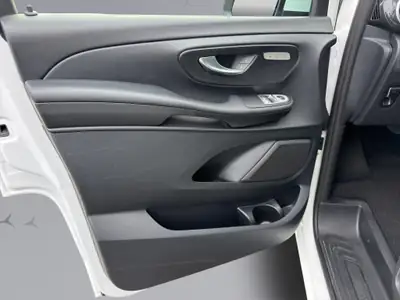 Mercedes-Benz V 250 d BlueTec — Van 7 places, 4matic, 95'000 km seulement — Miniatura 15
