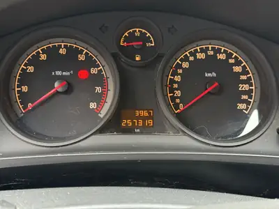 Opel Zafira 1.8i 16V Enjoy — Monospace 7 places fiable, attelage et faible kilométrage — Miniatur 11
