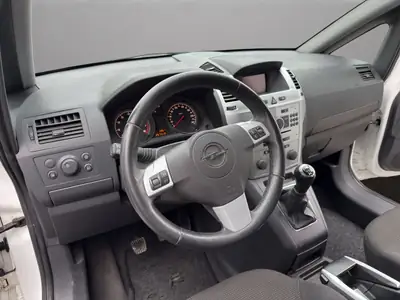 Opel Zafira 1.8i 16V Enjoy — Monospace 7 places fiable, attelage et faible kilométrage — Miniatur 10