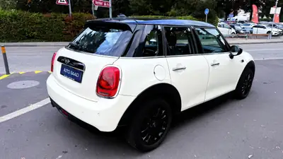 MINI Cooper 2017 — Citadine dynamique et économe, 113'000 km — tableau de bord