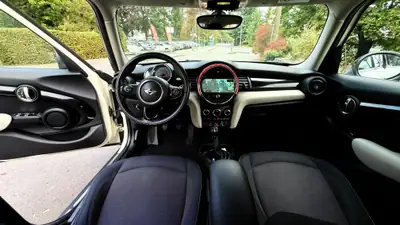 MINI Cooper 2017 — Citadine dynamique et économe, 113'000 km — Miniature 9