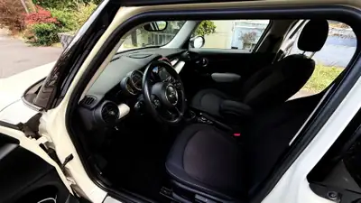 MINI Cooper 2017 — Citadine dynamique et économe, 113'000 km — Miniature 10
