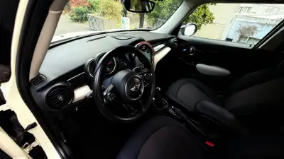 MINI Cooper 2017 — Citadine dynamique et économe, 113'000 km — Miniature 11