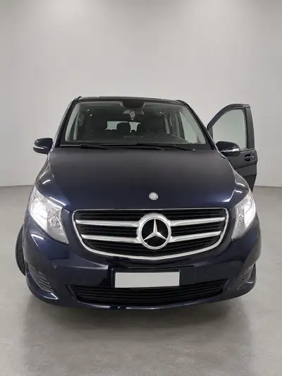Mercedes-Benz V 220 CDI Lang — Monospace 8 places, automatique, freins neufs — side view