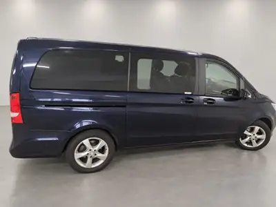 Mercedes-Benz V 220 CDI Lang — Monospace 8 places, automatique, freins neufs — interior
