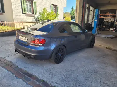 BMW 135i Coupé 2008 — Sportivité pure, 306 ch et transmission manuelle — Heckansicht