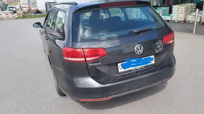 VW Passat Variant 1.6 TDI Business Line — Breaks fiable, entretien complet, MFK neuf — côté