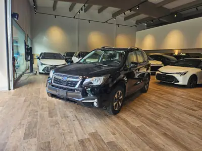 Subaru Forester 2.0i Swiss Plus — SUV familial essence, première main, attelage 2000 kg — Außenansicht