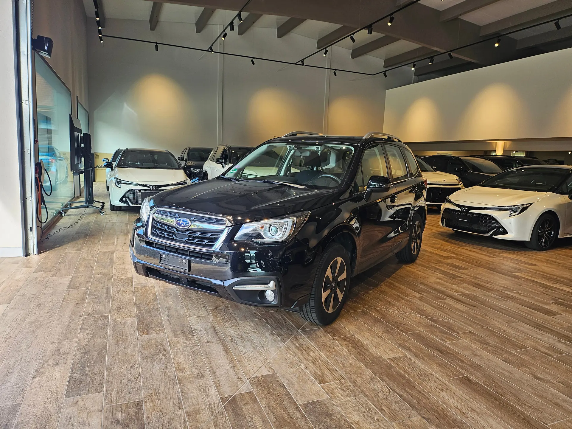 Subaru Forester 2.0i Swiss Plus — SUV familial essence, première main, attelage 2000 kg