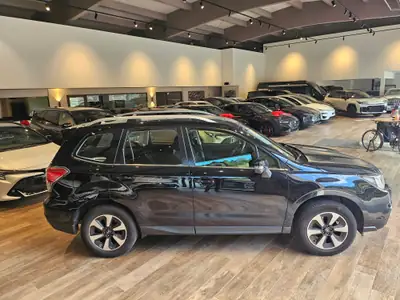Subaru Forester 2.0i Swiss Plus — SUV familial essence, première main, attelage 2000 kg — Miniatur 8