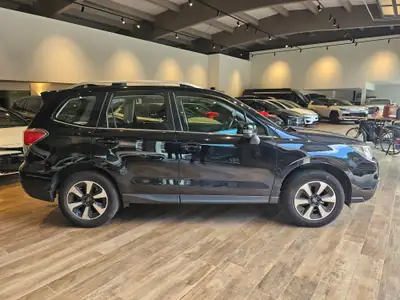 Subaru Forester 2.0i Swiss Plus — SUV familial essence, première main, attelage 2000 kg — Miniatur 7
