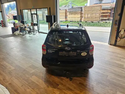 Subaru Forester 2.0i Swiss Plus — SUV familial essence, première main, attelage 2000 kg — Miniatur 12