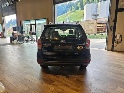 Subaru Forester 2.0i Swiss Plus — SUV familial essence, première main, attelage 2000 kg — Miniatur 11