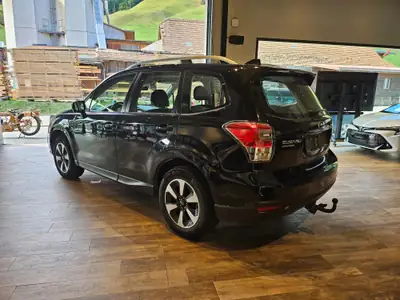 Subaru Forester 2.0i Swiss Plus — SUV familial essence, première main, attelage 2000 kg — Miniatur 13