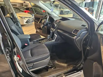 Subaru Forester 2.0i Swiss Plus — SUV familial essence, première main, attelage 2000 kg — Miniatur 18