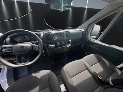 Peugeot Boxer 2.2 HDI 335 L2 — Utilitaire robuste diesel, ultra-faible kilométrage — Detail