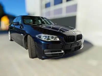 BMW 550i xDrive 2013 — Berline de prestige 449 ch, transmission intégrale — side view
