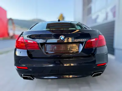 BMW 550i xDrive 2013 — Berline de prestige 449 ch, transmission intégrale — detail