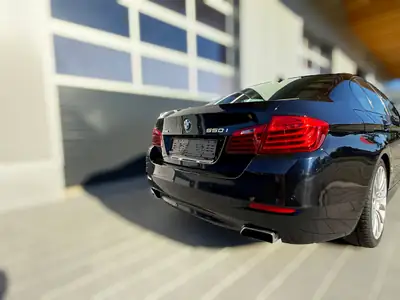 BMW 550i xDrive 2013 — Berline de prestige 449 ch, transmission intégrale — dashboard