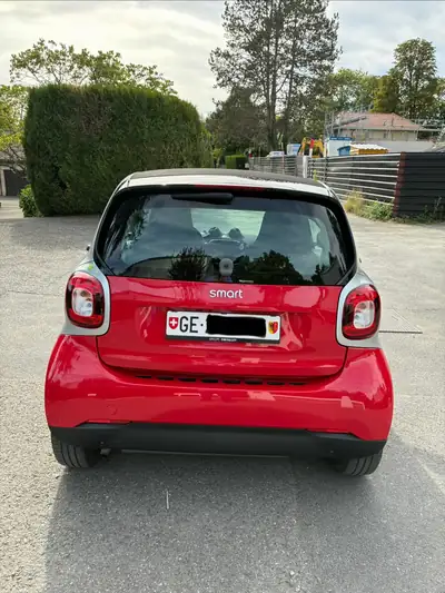 Smart Fortwo Passion 2016 — Citadine iconique, 58 000 km, rouge métallisé — rear view