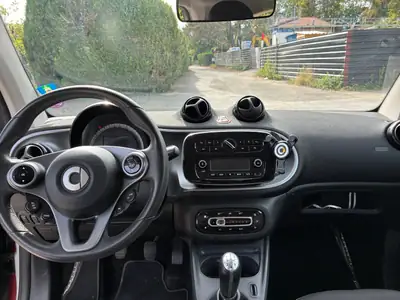 Smart Fortwo Passion 2016 — Citadine iconique, 58 000 km, rouge métallisé — dashboard