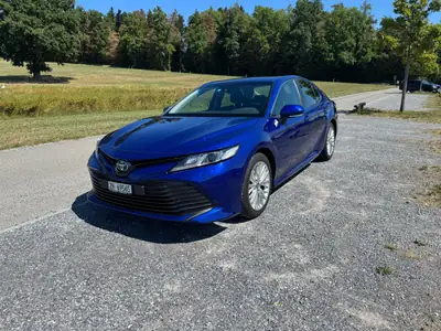 Toyota Camry 2.5 HSD Business — Berline hybride économe, 77'000 km seulement — exterior view