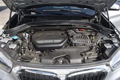 BMW X1 xDrive 18d xLine — SUV compact fiable, diesel économe — Miniatur 15