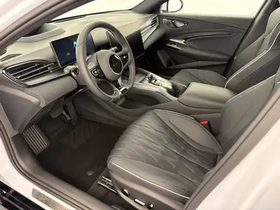 BYD Seal 82,5 kWh Excellence 2026 — Berline électrique 530 ch, garantie 6 ans — tableau de bord