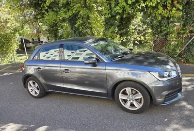 Audi A1 SB 1.4 TFSI — Citadine dynamique, 14 000 km seulement — interni