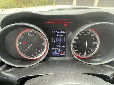 Suzuki Swift 1.2 4x4 Hybride — Citadine agile et écologique avec transmission intégrale — Detail