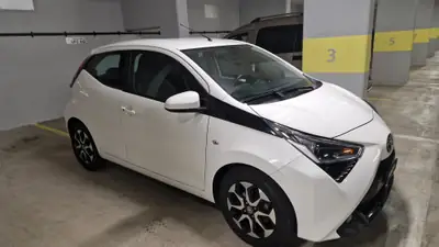 Toyota Aygo 1.0 VVT-i Trend — Citadine économe, 56000 km, garantie sans accident — side view