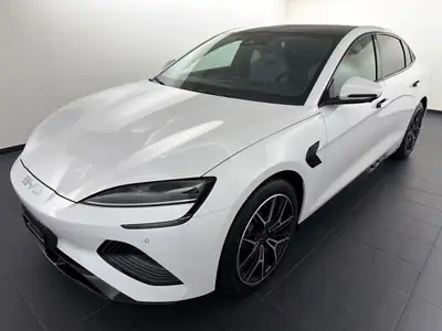 BYD Seal 82,5 kWh Excellence — Berline électrique 530 ch, garantie constructeur 6 ans — vue extérieure