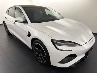 BYD Seal 82,5 kWh Excellence — Berline électrique 530 ch, garantie constructeur 6 ans — intérieur