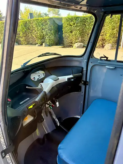 PIAGGIO Ape Classic 400 — Le tricycle utilitaire diesel compact pour professionnels du secteur événementiel — dettaglio