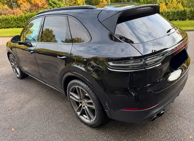 Porsche Cayenne 3.0 V6 — SUV premium 340 ch, sans accident, tous terrains — vue extérieure