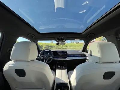 BMW 550e xDrive 2025 — Break hybride rechargeable, 489 ch, garantie usine jusqu'à 2030 — Detail