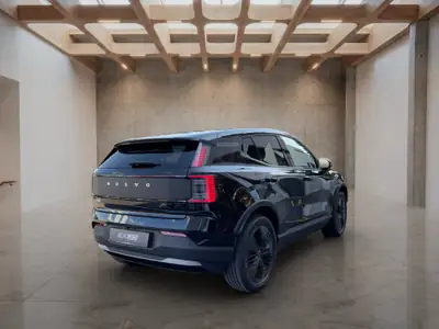 Volvo EX30 CC E60 Twin Performance AWD — SUV électrique 428 ch, pratiquement neuf — détail