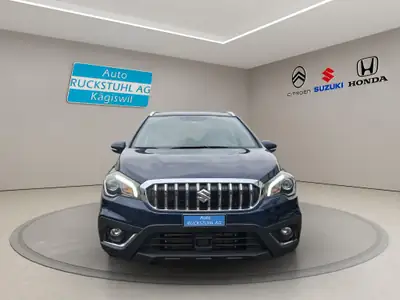 Suzuki SX4 S-Cross 1.4T Compact Top 4x4 — SUV complet avec transmission automatique et 4 roues motrices — Heckansicht
