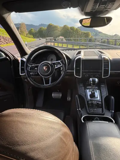 Porsche Cayenne 3.6 V6 S — SUV premium 420 ch, historique sans sinistre — rear view