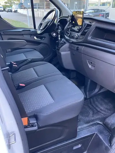 Ford Transit Custom 2.0 TDCi 105 — Utilitaire fiable, première main, fraîchement révisé — Miniatura 11
