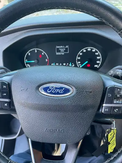 Ford Transit Custom 2.0 TDCi 105 — Utilitaire fiable, première main, fraîchement révisé — Miniatura 13