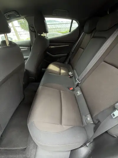 Mazda 3 2.0 180 Revolution AWD — Berline dynamique hybride mild, traction intégrale et faible kilométrage — interior